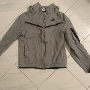 Nike Tech Boys XL Grey
